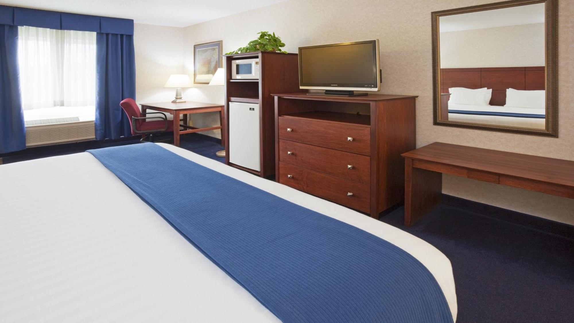 Holiday Inn Express Deforest By Ihg מראה חיצוני תמונה